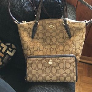 Bundle Coach crossbody with wallet